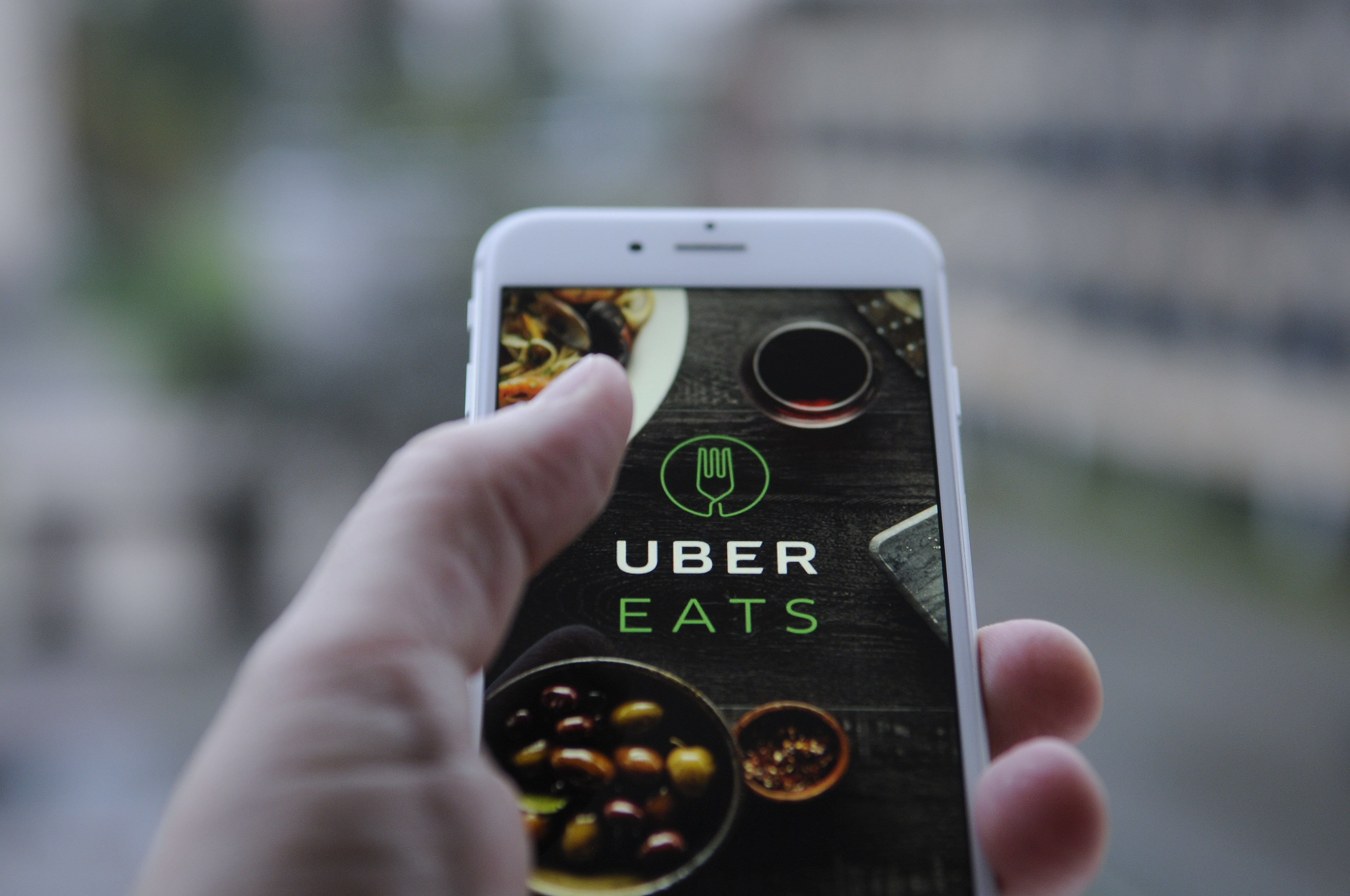 Uber EATS innove avec Criteo est séduit des géants