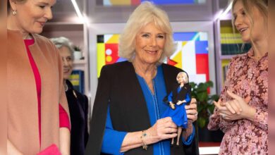 La reine Camilla a sa poupée Barbie