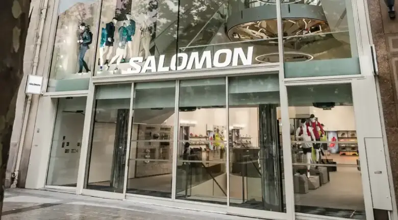 Salomon ouvre son nouveau flagship sur les Champs Elysées