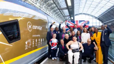 Eurostar dévoile son Golden train pour célébrer les prochains JO de Paris 2024