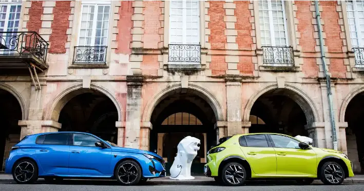 Peugeot et Born Free rugissent ensemble pour la protection des lions