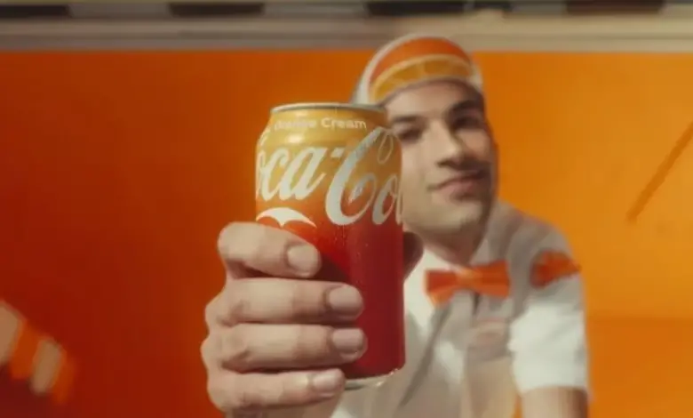 Coca-Cola dévoile Orange Cream avec une campagne estivale audacieuse