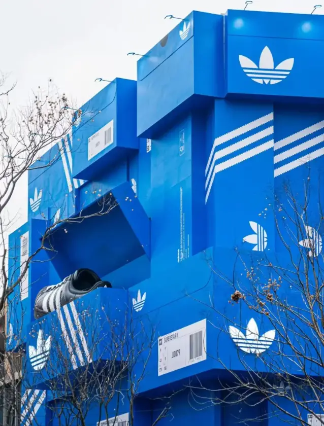 Adidas Originals transforme Shanghai en temple du streetwear avec Shellhead Street District