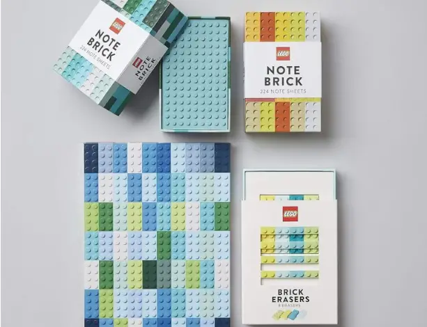 Ces gommes LEGO qui s'empilent comme des briques font un carton : le gadget de bureau (ou d'école) le plus cool du moment