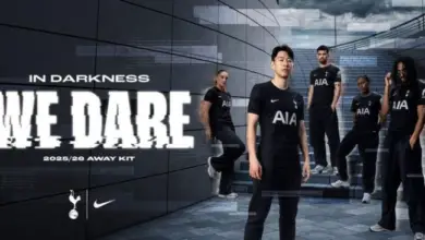 Son Heung-min enfilant le nouveau maillot noir 2025/2026 dans la campagne "In Darkness We Dare"