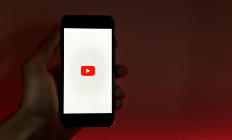 Comment créer une chaîne YouTube en 2025 (et la faire cartonner)