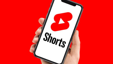 Capture d’écran de l’interface YouTube Shorts avec des vidéos en plein écran sur mobile