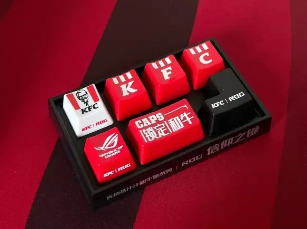 Set de touches de clavier collector KFC x Asus ROG, édition limitée, aux couleurs rouges et blanches