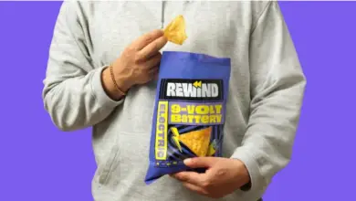 Paquet de chips Rewind saveur 9 volts – design rétro inspiré des années 90