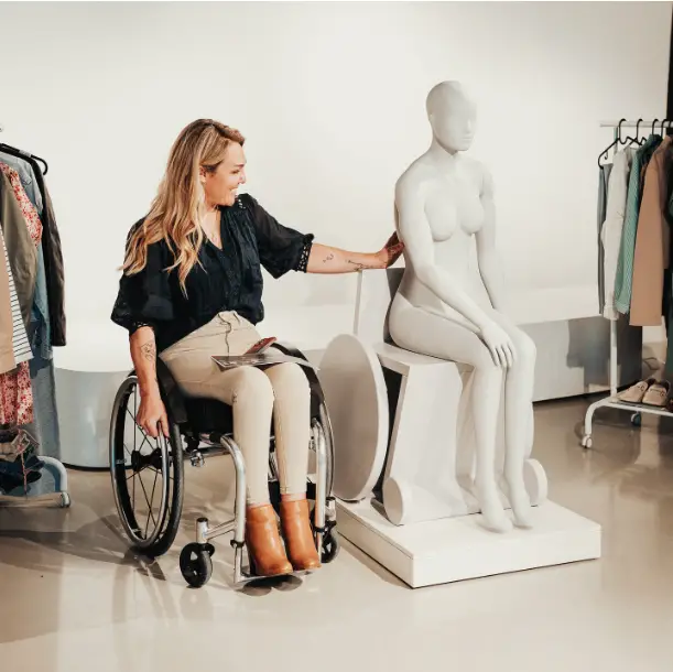 Sophie Morgan, militante et co-créatrice du mannequin inclusif « Sophie » pour Primark