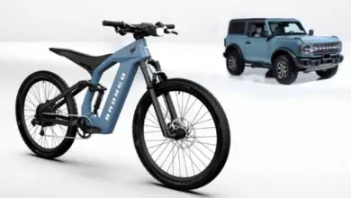 Ford Mustang eBike de profil avec détails LED arrière