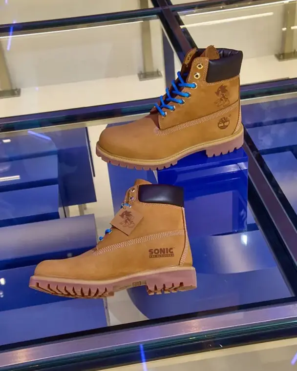 Bottes Timberland x Sonic en coloris jaune blé avec détails bleus