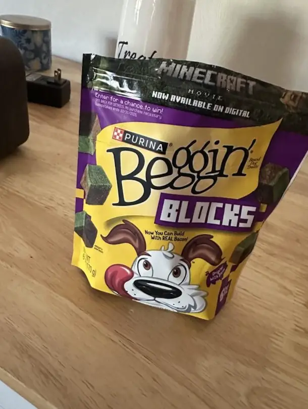 Packaging des friandises pour chiens Beggin’ Blocks édition limitée