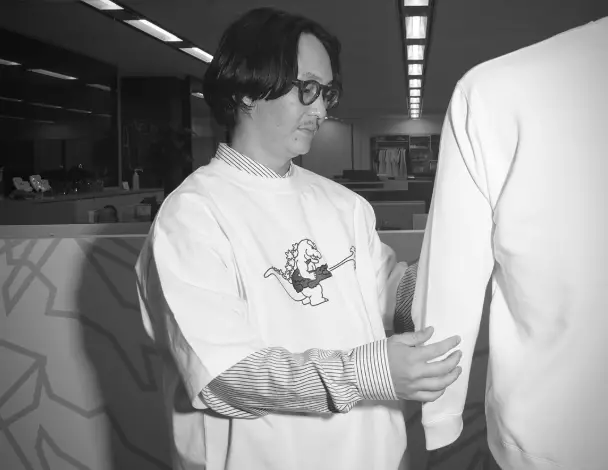 Collection capsule Lacoste x Godzilla – logo hybride crocodile et Godzilla