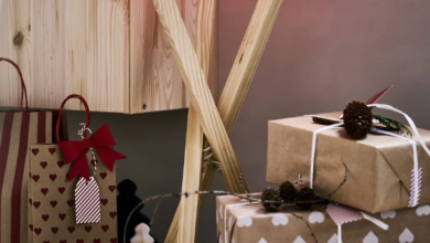 Ambiance cosy créée par la lampe STRÅLA dans une chambre d’enfant