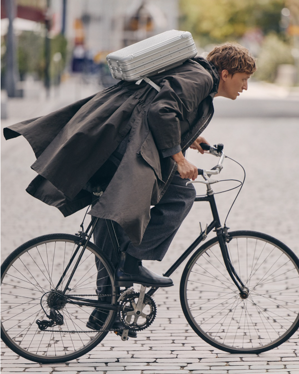 RIMOWA Original Backpack aluminium – Sac à dos rigide en aluminium rainuré signé RIMOWA.