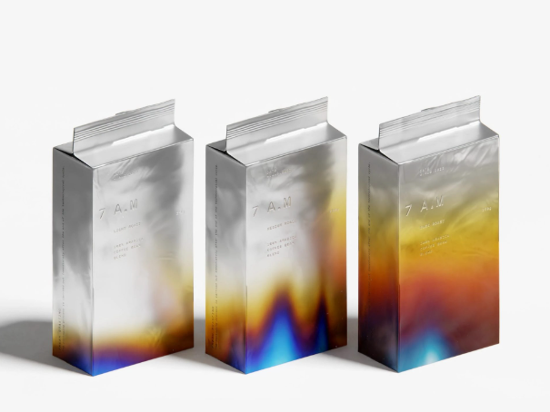 Packaging café 7 AM au design minimaliste par Omsky Studio