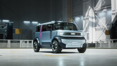 Dacia Hipster Concept – mini SUV électrique rouge dans un hangar industriel