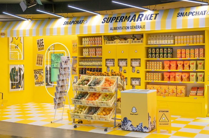 Vue extérieure du Snapchat SupermARket au Citadium Haussmann, Paris