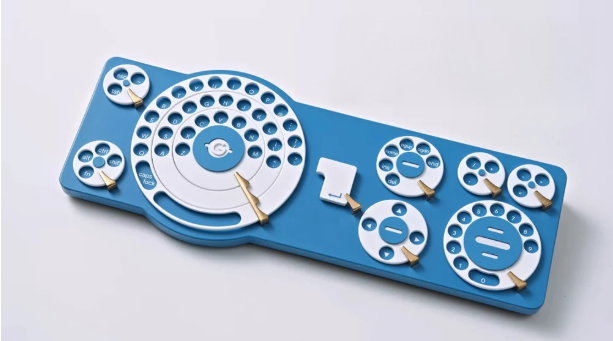 le Gboard Dial Version, clavier expérimental avec plusieurs cadrans rotatifs, vu de face